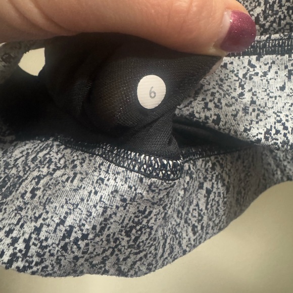 🍋lululemon Circuit Breaker Bra - Power Luxtreme Spray Jacquard White Black - Picture 3 of 6